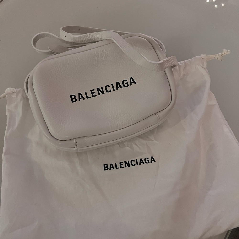 BALENCIAGA everyday white logo mini camera crossbody bag - Picture 13 of 15